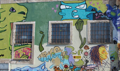 Detalj av graffiti på Brukets fasad målad 2009