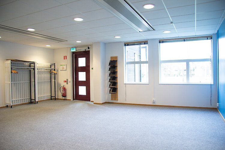 Entré mot Ronnebyån hyresledigt kontor kvarteret Telefonen på 1124 kvadratmeter